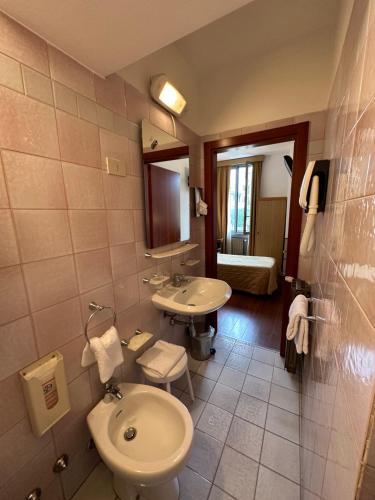 Hotel Aspromonte, Милан (фото 11)