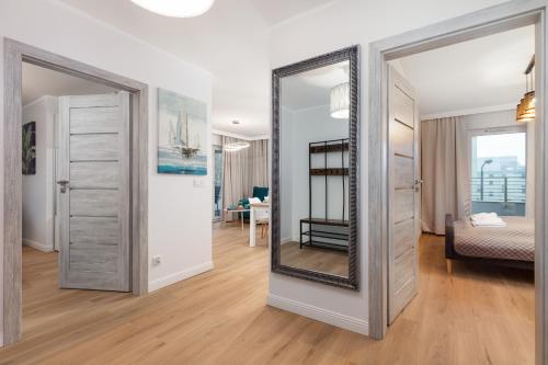Apartment with Shower image 9