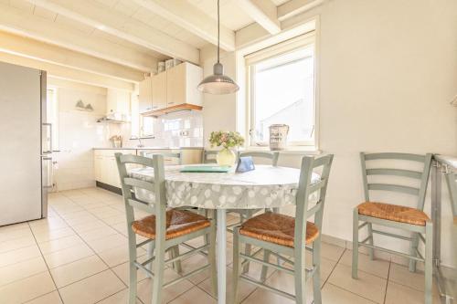 Παροχές, Op t land 25 in Κάλλανστονγκ