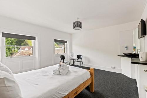 Dover Town Rooms - Short Lets & Serviced Accommodation - Dover 4