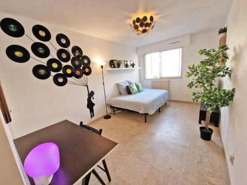 GregBnb-com - Studio Design 25m2 - Ascenseur - WiFi - 10Min Gare