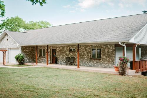 Indian Point House in Garfield, USA