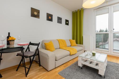 Warsaw Bemowo Modern Apartment Dywizjonu 303 by Noclegi Renters, Warsaw
