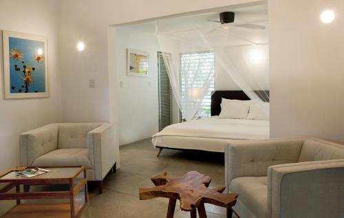 The Gatehouse. Cool bolthole. Walk to the Marina. in אינגליש הארבור