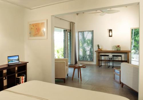 The Gatehouse. Cool bolthole. Walk to the Marina. in אינגליש הארבור