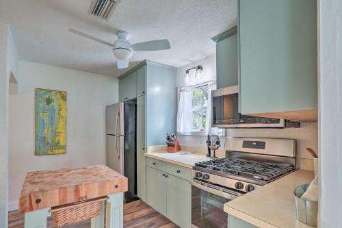 Tampa Bay Area Cottage with Gas Grill and Fire Pit! in Safety Harbor