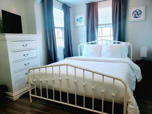 . Private Duplex Near BWI Easy Access to I95