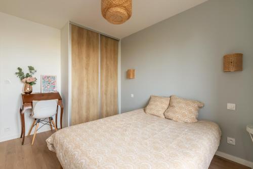 One-Bedroom Apartment image 10