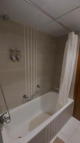 יולי גולף in Κεσάρεια