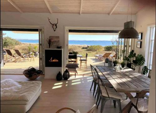  Stunning Ocean View and Private Beach in Lumsås