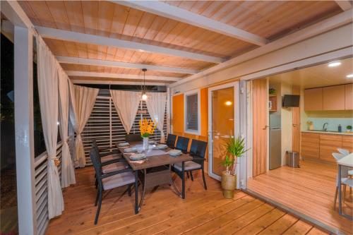 المرافق, Glamour Mobile Home in Biograd na Moru