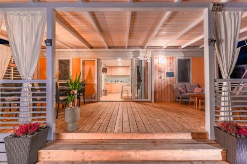 المرافق, Glamour Mobile Home in Biograd na Moru
