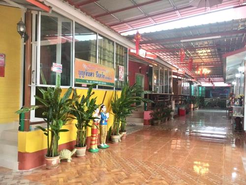 Exterior view, Boonjinda Resort in Hua Ro