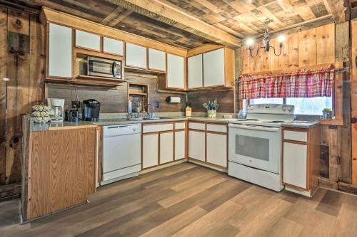 New Paris Cabin about 11 Mi to Shawnee State Park in เบดฟอร์ด (PA)