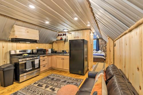 A-Frame Mtn Cabin about 35 Mi to Yellowstone NP! in Island Park, USA
