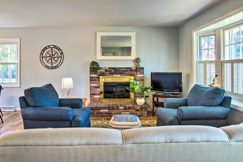 Coastal Cape Cod Home about Walk to Hen Cove Beach!