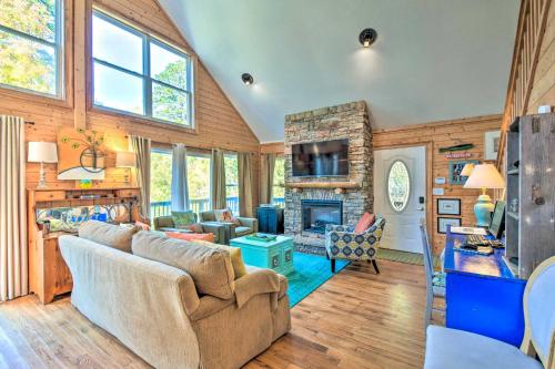 Toccoa Home on Tugaloo River at Lake Hartwell in Toccoa, USA
