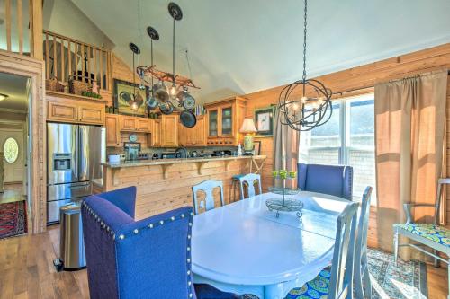 Toccoa Home on Tugaloo River at Lake Hartwell in Toccoa, USA