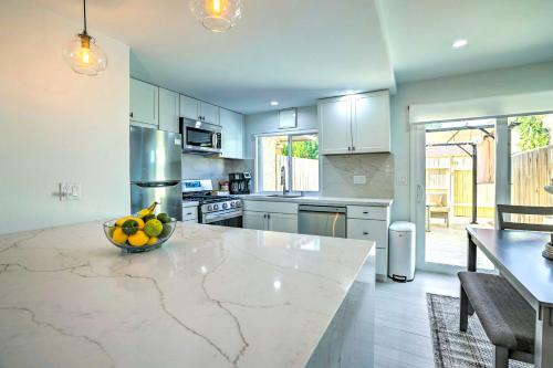 Palm Desert Condo with Resort Pools and Hot Tubs! in Palm Desert, USA