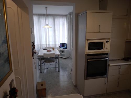 Villa in Panorama, Thessaloniki, with a swimming pool. Host: Mr. George in 帕諾拉馬區