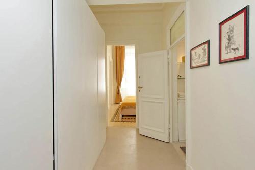 ELEGANT APARTMENT IN THE HEART OF ROME-NAVONA AREA, Řím (fotografie 2)