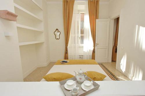 ELEGANT APARTMENT IN THE HEART OF ROME-NAVONA AREA, Řím (fotografie 3)
