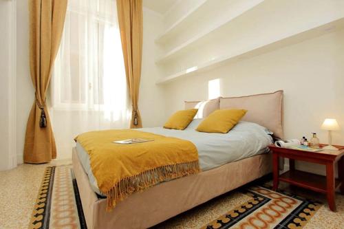 ELEGANT APARTMENT IN THE HEART OF ROME-NAVONA AREA, Řím (fotografie 6)