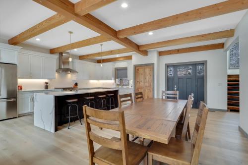 Chalet des Beagles in Boyne Falls, USA