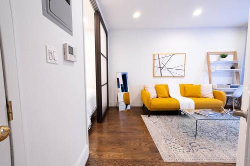 69-3C Stylish Lower East East 1br Apt BRAND NEW, New York (photo 6)