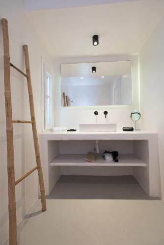 Bellou Suites - image 10