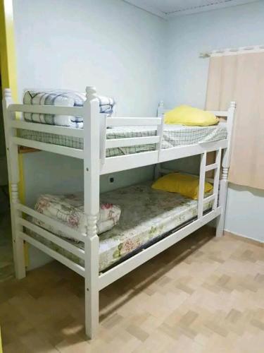 1 twin bed