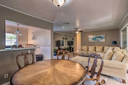 Palm Beach Gardens Home with Pool and Lanai! in Palm Beach Gardens, USA