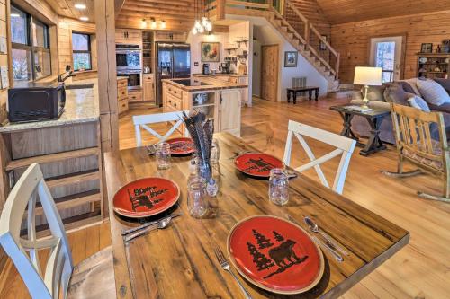 Charming Cabin with Hot Tub, Fire Pit and Views!, Jasper (fotografie 7)