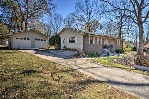 Gainesville Home with Fire Pit Near Lake Lanier in Murrayville, USA