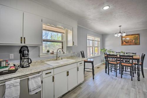 Gainesville Home with Fire Pit Near Lake Lanier in Murrayville, USA