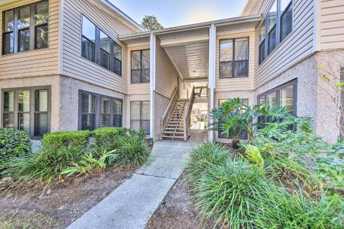 St Simons Island Condo Getaway 2 Mi to Beach