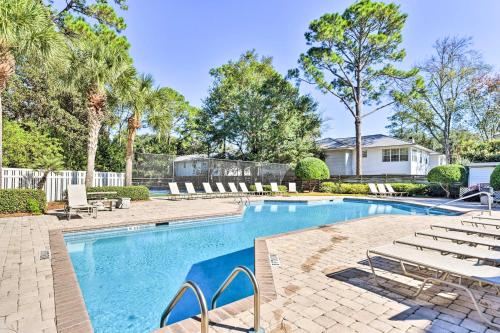 St Simons Island Condo Getaway 2 Mi to Beach