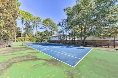 St Simons Island Condo Getaway 2 Mi to Beach