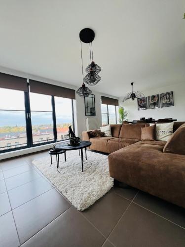 Penthouse with awesome terrace and free parking, Courtrai (foto 4)