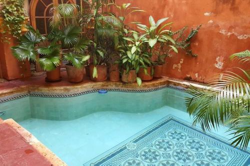 Spacious apartment with balcony in Old Walled city of Cartagena. La Encantada