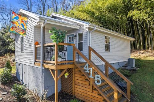 The Bamboo Bungalow in Hendersonville, USA