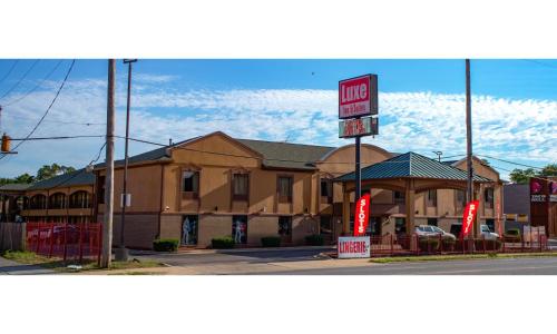 Prestige Inn & Suites Boutique Hotel - image 11