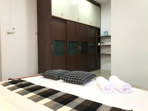 Ipoh Homestay Cozy and Comfortable 4R3B 13pax Indoor Car Parking SY12