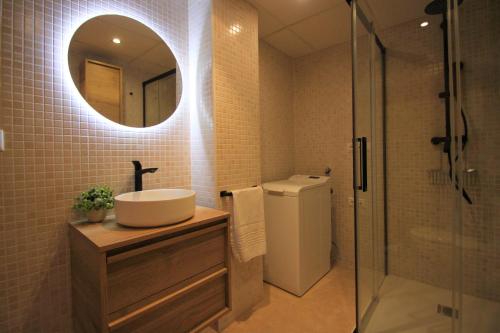  Apartamento Casaturis Playa y Montaña con parking en el centro de Alicante A130 in Alicante