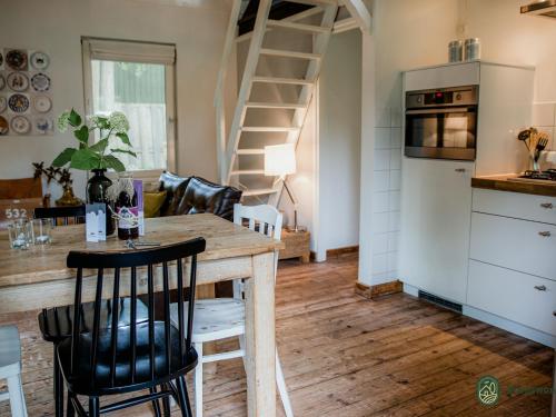 keuken, Holiday Home in Leende with Hot Tub  Garden in Leenderstrijp