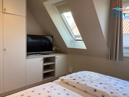 Apartment with Balcony image 6