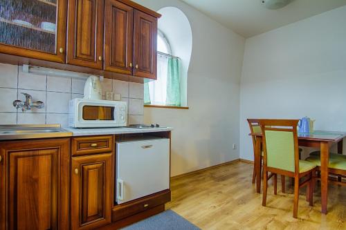 Duplex Apartment with Kitchen and Garage (4 Adults) G