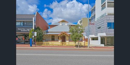 Emu Backpackers Perth - note - Valid Passport required for check in Perth