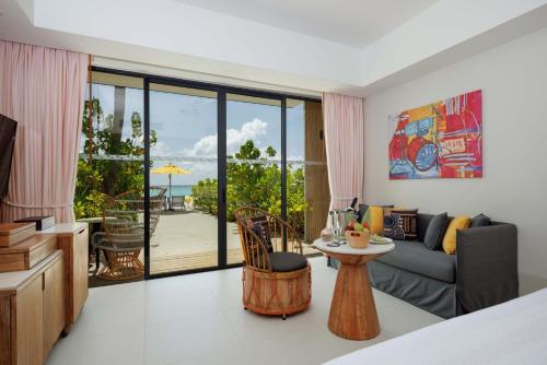 room detail thumbnail 1