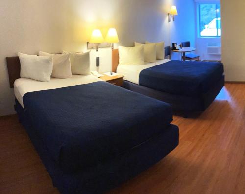 Village Inn on the Lake - Hotel - Two Rivers